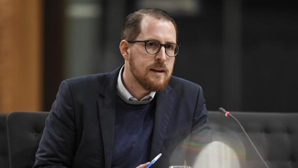 <p>Der PDG-Abgeordnete Jérôme Franssen wurde mit 71,5 Prozent zum neuen CSP-Vorsitzenden gewählt. Foto: David Hagemann</p>