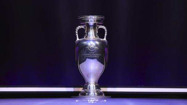 <p>Alle wollen ihn, nur eine Mannschaft bekommt ihn – am 11. Juli 2020 nach dem Schlusspfiff des Endspiels: diesen „Coupe Henri-Delaunay“, wie der Siegerpokal der EM heißt.</p>