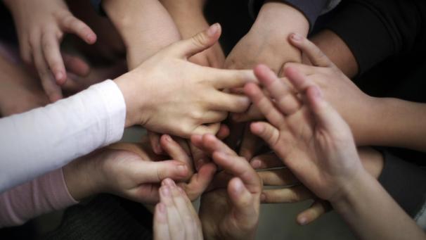 <p>Wenn man sich gegenseitig unterstützt, wird vieles möglich. Die KBS fördert in Ostbelgien „gelebte Solidarität“.</p>