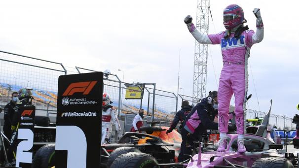 <p>Lance Stroll aus Kanada vom Team Racing Point feiert seine Pole Position nach dem Qualifying.</p>