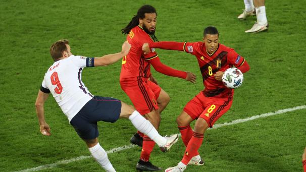<p>Jason Denayer (Mitte) und Youri Tielemans (rechts) kämpfen sich immer mehr in die Stammelf der Roten Teufel hinein.</p>