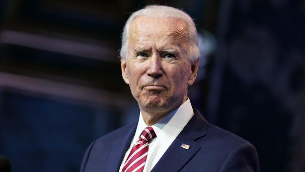 <p>Joe Biden spricht bei einer Pressekonferenz im The Queen Theatre über die Wirtschaftslage während der Corona-Pandemie. Wegen der Weigerung von Amtsinhaber Trump, die Übergabe der Regierungsgeschäfte einzuleiten, könnten nach Ansicht des gewählten US-Präsidenten Joe Biden noch mehr Menschen nach einer Corona-Infektion sterben.</p>