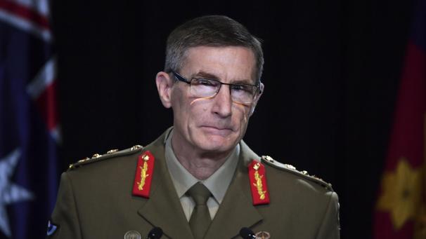 <p>Canberra: Angus Campbell, Chef der australischen Verteidigungsstreitkräfte, stellt den Untersuchungsbericht über den Afghanistan-Einsatz vor. Australische Soldaten haben einem Untersuchungsbericht zufolge bei ihrem Einsatz in Afghanistan Kriegsverbrechen begangen.</p>