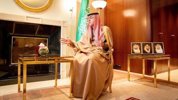 <p>Adel al-Dschubair, Staatsminister für Auswärtiges von Saudi Arabien, spricht bei einem Interview.</p>