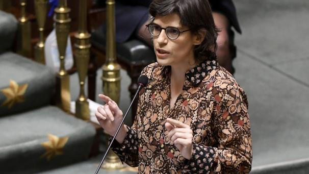 <p>Energieministerin Van der Straeten am Donnerstag im Kammerplenum.</p>