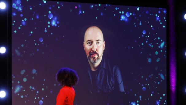 <p>Der diesjährige Gewinnerautor Douglas Stuart spricht bei der Verleihung des Booker Prize 2020 im Roundhouse, an der er aufgrund der Corona-Pandemie online teilnimmt.</p>