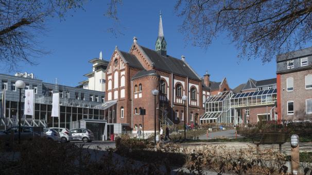 <p>Blick auf das Krankenhaus von Eupen</p>