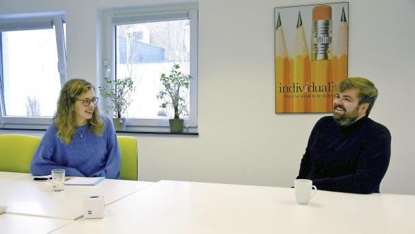 <p>Abstand auch beim Gesprächstermin mit dem GrenzEcho: Mona Locht und Nicolas Pommée vom RDJ.</p>
