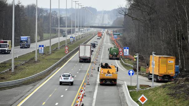 <p>Eine Aufnahme aus dem Jahr 2018: Alegro, der 90 Kilometer lange Stromverbund zwischen Belgien und Deutschland, erforderte zwei Jahre Arbeit und eine Investition von 500 Millionen Euro.</p>
