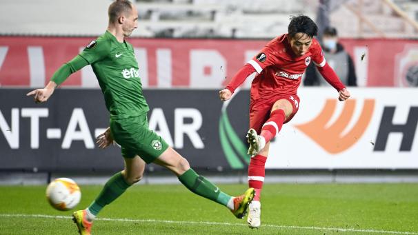 <p>Koji Miyoshi (rechts) lieferte eine gute Leistung ab.</p>