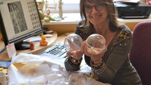 <p>Bianca Croé betreut die Aktion im Viertelhaus Cardijn.</p>