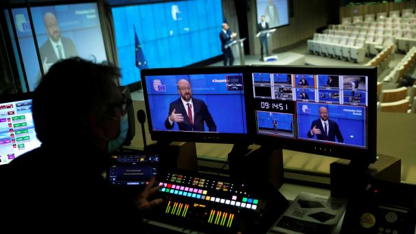 <p>EU-Ratspräsident Charles Michel hofft auf eine Lösung des Haushaltsstreits mit Polen und Ungarn bis zum EU-Gipfel Ende nächster Woche. Es gebe Schwierigkeiten, aber die deutsche EU-Ratspräsidentschaft suche mit voller Kraft einen Ausweg, sagte Michel am Freitag in Brüssel.</p>