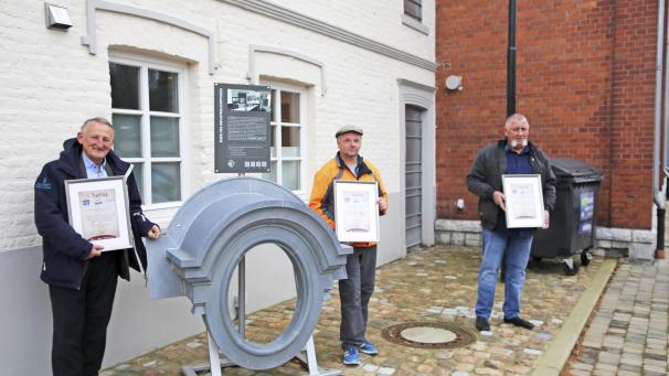 <p>Die Geschichtsvereine der drei Ortschaften Lontzen, Kelmis und Moresnet haben sich zusammengetan die Zusammenarbeit jetzt in einer Charta offiziell gemacht.</p>