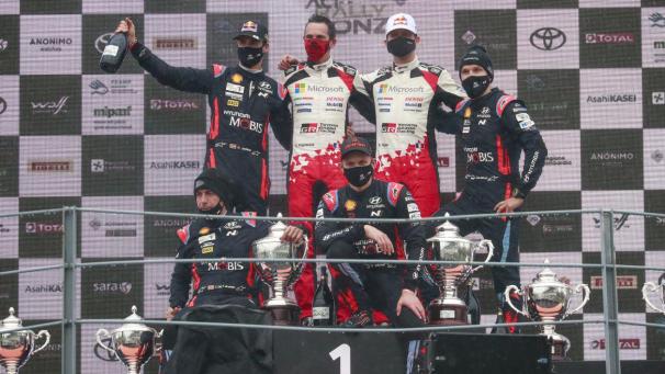 <p>Podium in Monza (obere Reihe, v.l.): Sordo, Ingrassia, Ogier, Tänak</p>