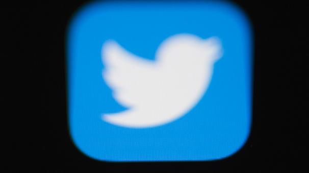 <p>Die Twitter-App ist auf dem Bildschirm eines Smartphones zu sehen.</p>
