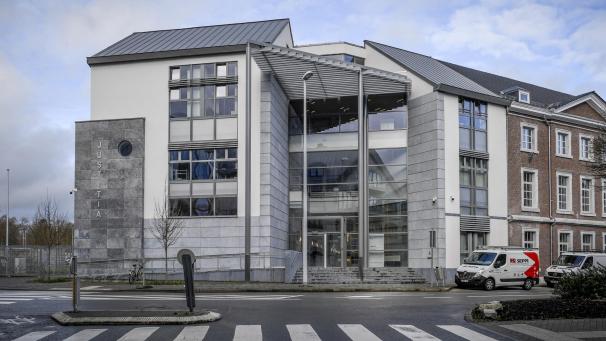 <p>200113_DHA6580</p>