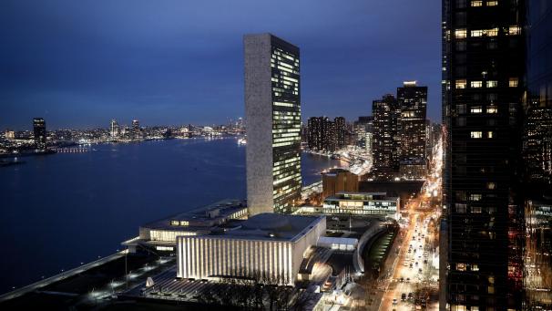 <p>New York: Das UN-Hauptquartier leuchtet am East River.</p>