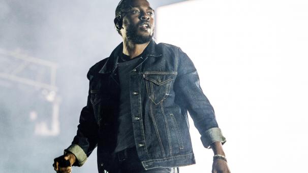 <p>Kendrick Lamar ist ein Hip-Hop-Star aus Compton (Kalifornien).</p>