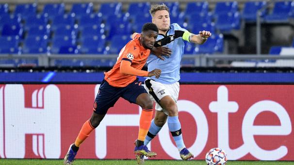 <p>Clinton Mata (links) verschuldete einen Foulelfmeter gegen Ciro Immobile (rechts), den der Kapitän der Römer zur 2:1-Führung nutzte.</p>