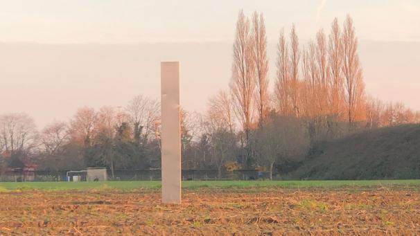 <p>Nach dem Fund eines Monolithen im US-Bundesstaat Utah gibt es augenscheinlich eine Reihe von Nachahmern weltweit. So ist etwa auch in Baasrode eine mysteriöse Stele aufgetaucht.</p>