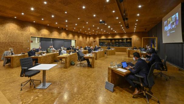 <p>Am Donnerstagabend geht der am Montag gestartete „Haushaltsmarathon“ im Parlament der Deutschsprachigen Gemeinschaft zu Ende. Fotos: David Hagemann</p>