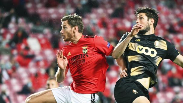 <p>Jan Vertonghen (links) im Hinspiel in Lissabon gegen Lüttich (Felipe Avenatti)</p>