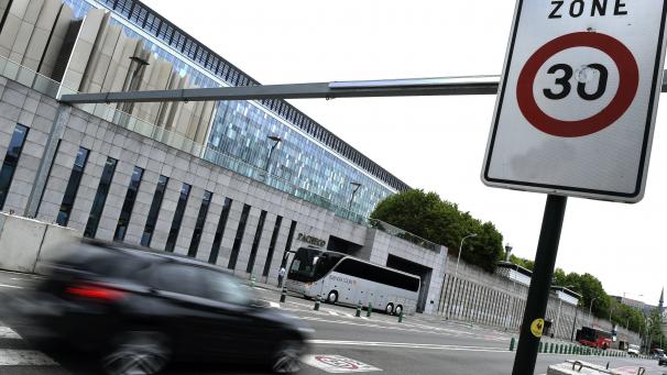 <p>Ab dem 1. Januar 2021 gilt Tempo 30 in 85 Prozent der Straßen Brüssels.</p>