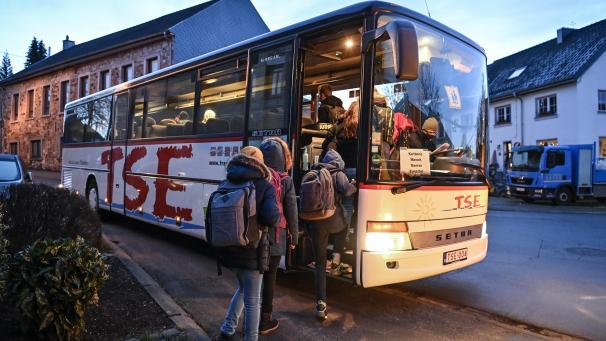 <p>Einsteigen, Platz nehmen und sich keine Sorgen wegen zu viel Nähe zu den Mitschülern machen müssen: Seit Mittwoch sind die Zusatzbusse im Schulverkehr im Einsatz.</p>