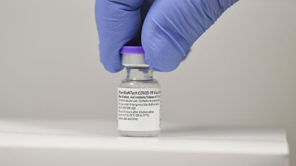 <p>Pfizer und Biontech hatten im vergangenen Monat einen Antrag auf Notfallzulassung bei der FDA eingereicht.</p>