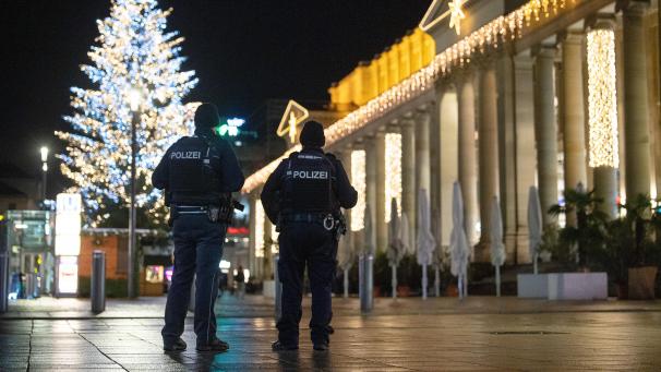 <p>Deutschland geht in den harten Lockdown.</p>