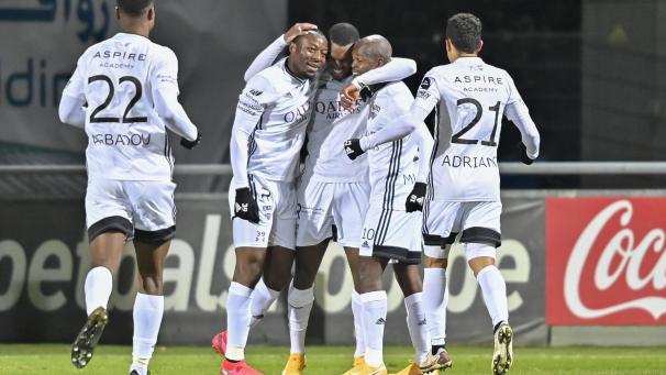 <p>13 Spieler aus dem A-Kader sind positiv auf das Coronavirus getestet worden.</p>