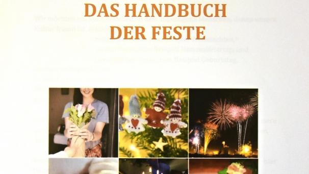 <p>So präsentiert sich das Cover der Erstausgabe des „Handbuchs der Feste“.</p>
