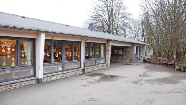 <p>Das eigentliche Gebäude der MG-Grundschule wird abgerissen, um Platz für einen zweigeschossigen Neubau zu machen. „Wir wollen uns kein Traumschloss, aber eine funktionelle Schule bauen“, sagt Schulleiter Eric Richter.</p>