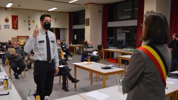 <p>Olivier Colling legte seinen Eid am Dienstagabend vor Marion Dhur ab.</p>