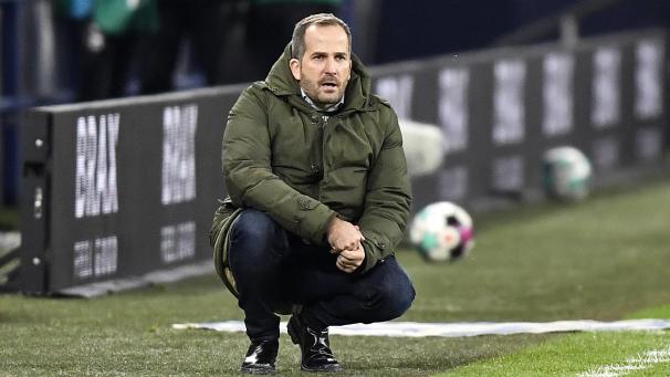 <p>Ein desillusionierter Manuel Baum während des Spiels seiner Schalker gegen Freiburg</p>