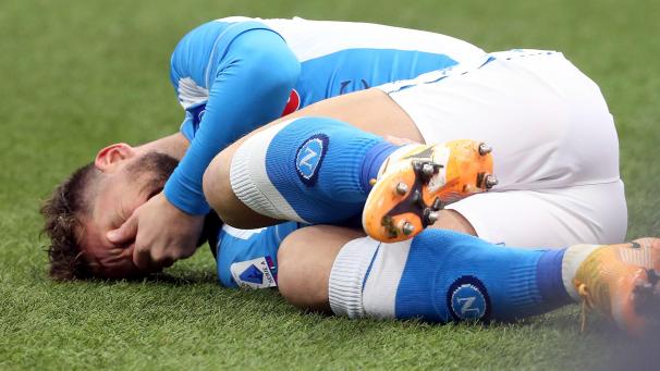 <p>Dries Mertens musste nach zehn Minuten ausgewechselt werden.</p>