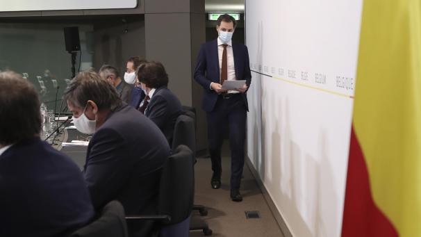 <p>Premierminister Alexander De Croo bei der Pressekonferenz</p>