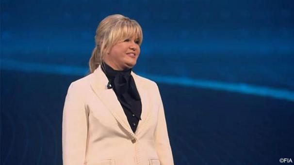 <p>Stellvertretend für Michael Schumacher, nahm seine Ehefrau Corinna die Auszeichnung in Genf entgegen</p>