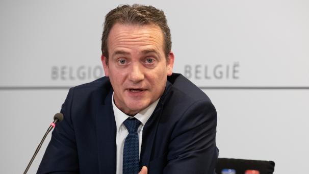 <p>DG-Ministerpräsident Paasch bei der Pressekonferenz des Konzertierungsausschusses am Freitagabend.</p>