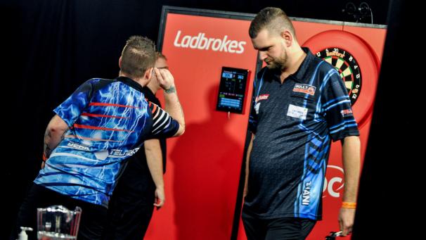 <p>Der 29-jährige Niederländer zeigt derzeit keine Symptome, wurde aber positiv getestet.</p>