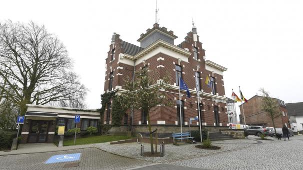 <p>Der Lontzener Gemeinderat hat den Haushaltsplan 2021 am Montagabend verabschiedet. Oppositionssprecher Roger Franssen (Union) konnte ihn nicht gutheißen, da das neue Buchungssystem in seinen Augen keine fundierte Einschätzung der finanziellen Situation zulasse.</p>