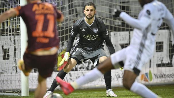 <p>Théo Defourny bleibt vorerst im Tor der AS Eupen.</p>