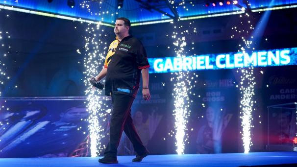 <p>Darts: WM, 3. Runde, Alexandra Palace: Gabriel Clemens aus Deutschland kommt zu seinem Match.</p>