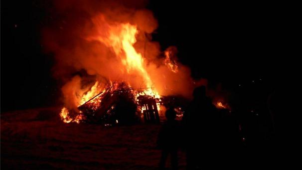 <p>Die Tradition des Burgfeuers entfällt im nächsten Jahr in der Eifel.</p>