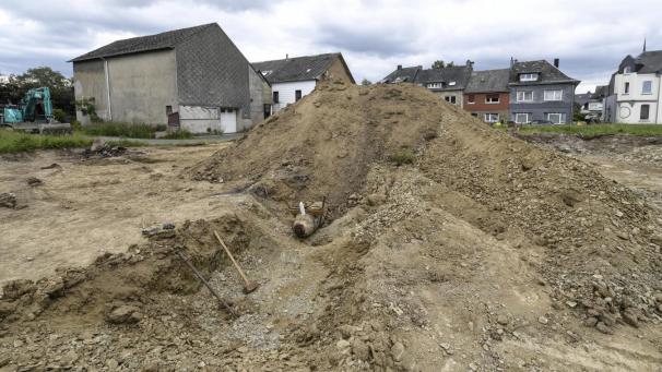 <p>Nach dem Bombenfund in der St.Vither Aachener Straße wurden die Anwohner evakuiert.</p>