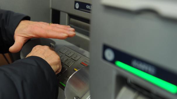 <p>Die Eifelpolizei fasst mutmaßliche Betrüger.</p>