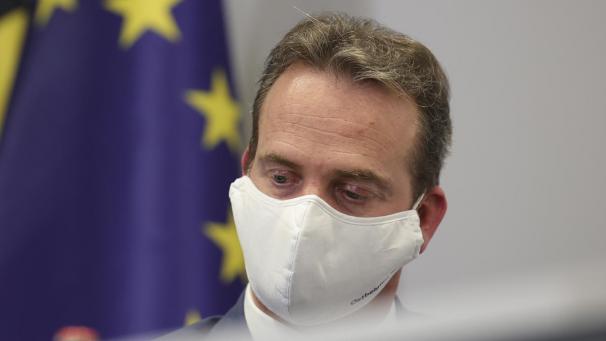 <p>Ministerpräsident Oliver Paasch plädiert für einen differenzierten und regionalen Ansatz bei der Pandemiebekämpfung.</p>