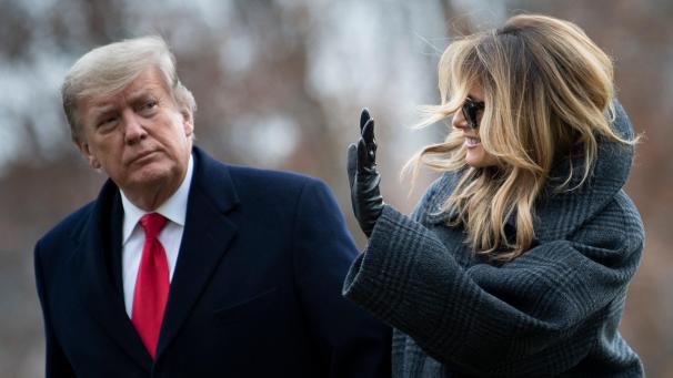 <p>Donald Trump - hier zu sehen mit seiner Frau Melania - lässt nicht locker.</p>