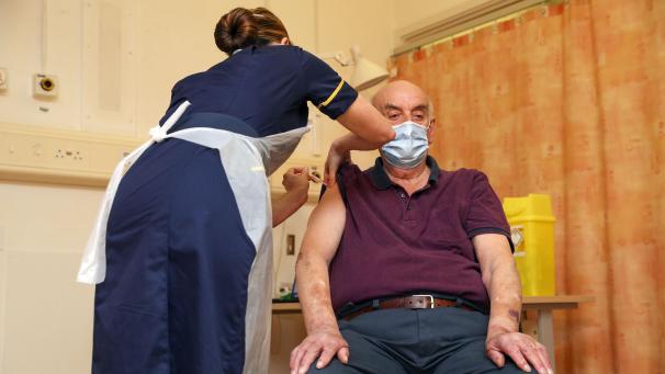 <p>Wurde am Montag geimpft: Brian Pinker.</p>