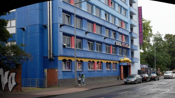 <p>Es galt als eines der größten Laufhäuser in Europa: das Pascha in Kölner Hornstraße. Wegen der Lockdowns musste es Insolvenz anmelden.</p>